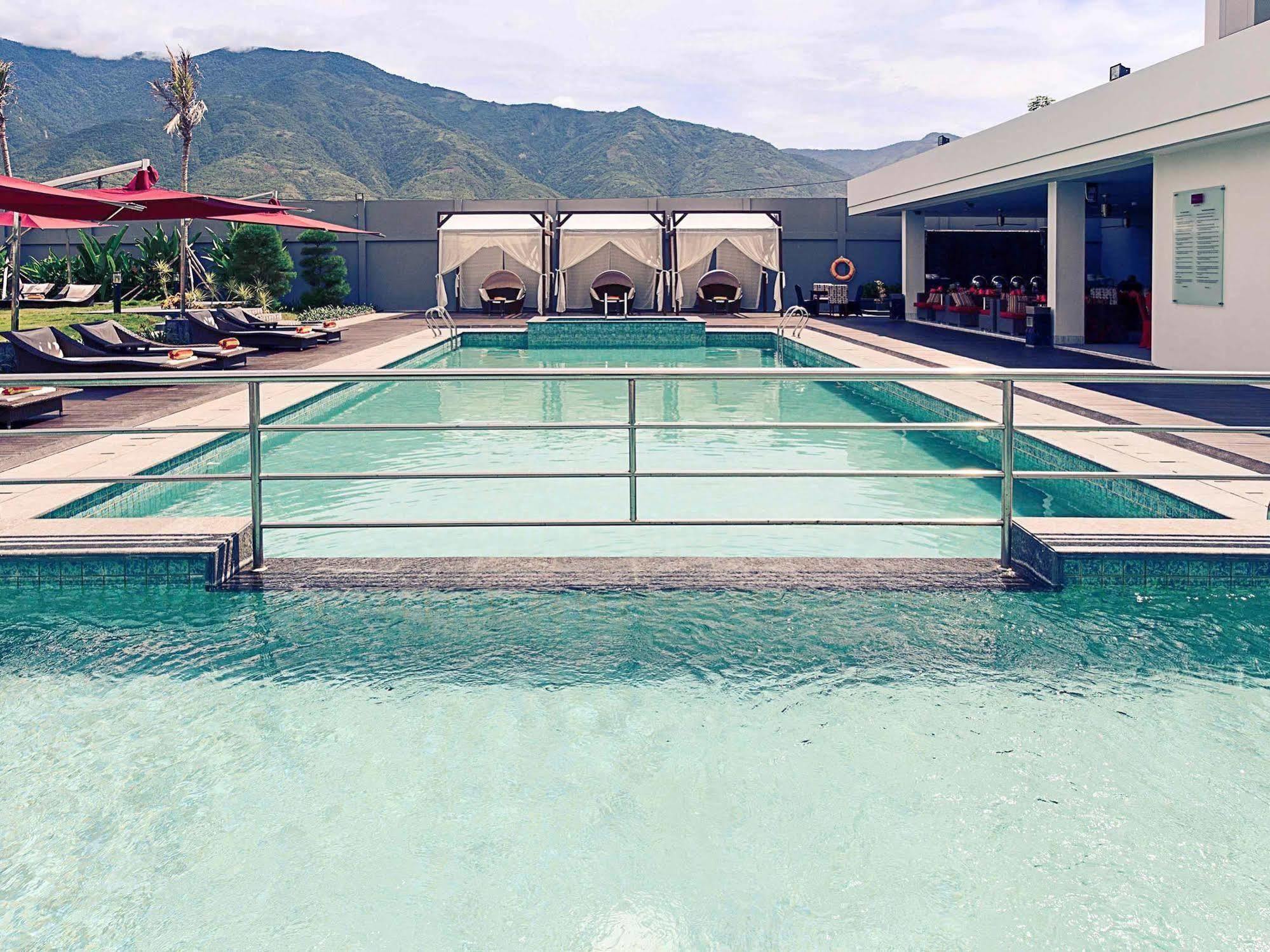 Mercure Palu Exterior foto